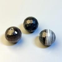 Бусина Агат черно-серый граненый шар 17,8+- мм 3 шт.